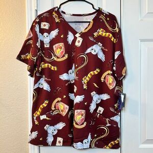 Harry Potter Merlot Graphic Scrub Top, Women’s Sz 2XL -Isaac Morris- New w/Tags